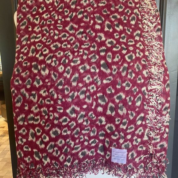 New Authentic Chan Luu Leopard Cheetah Print Cashmere Silk Scarf  Color:… - Picture 5 of 8
